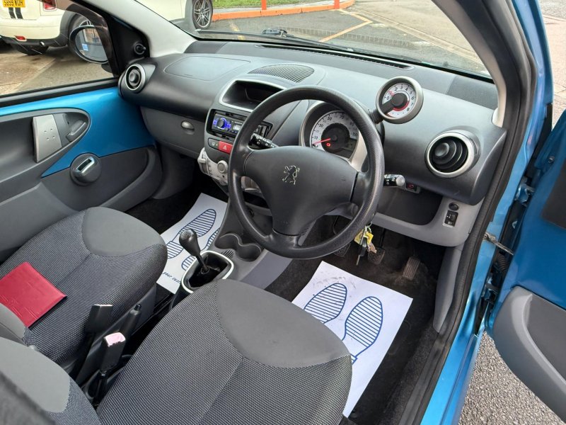 PEUGEOT 107