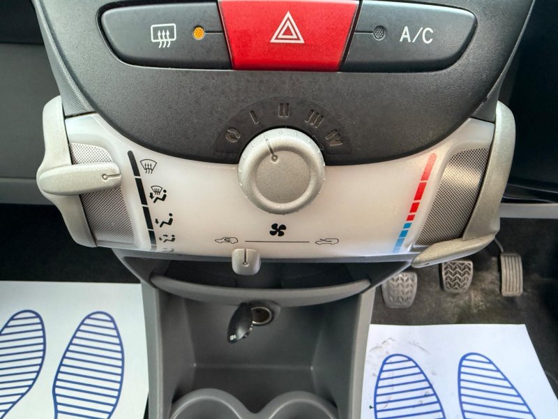 PEUGEOT 107