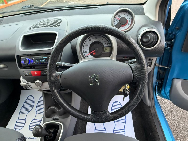 PEUGEOT 107