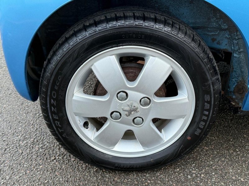 PEUGEOT 107