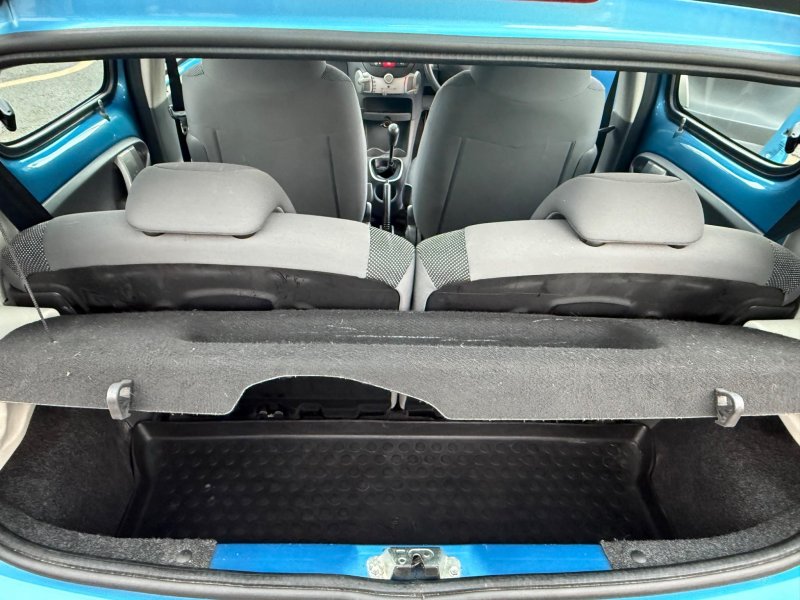 PEUGEOT 107