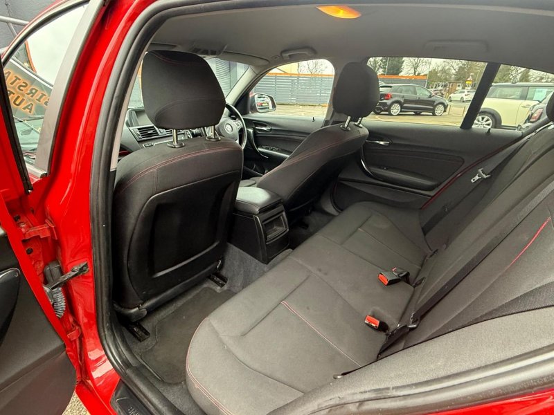 BMW 1 SERIES
