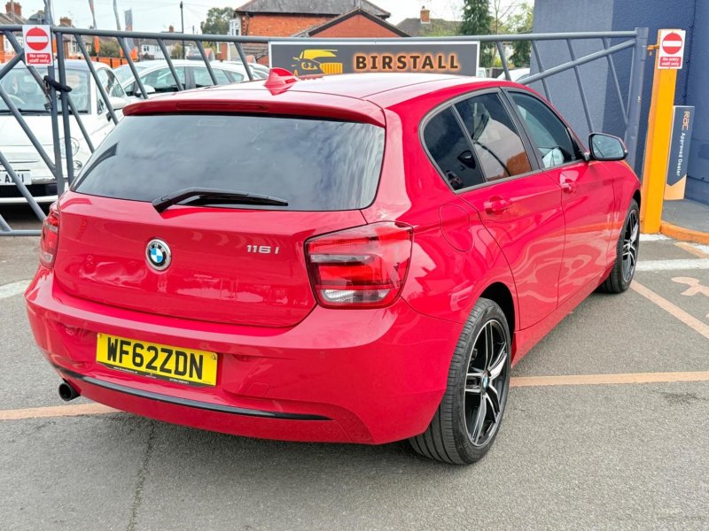 BMW 1 SERIES