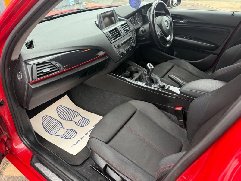 BMW 1 SERIES