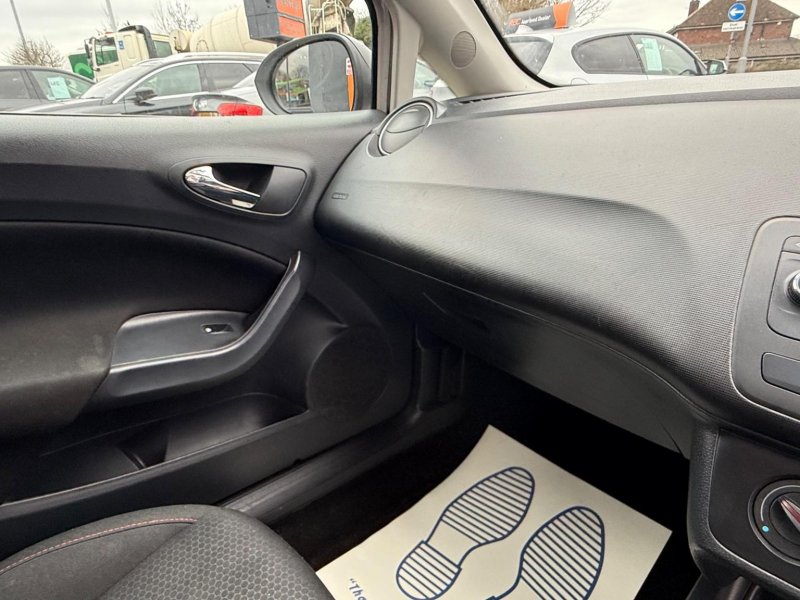 SEAT IBIZA