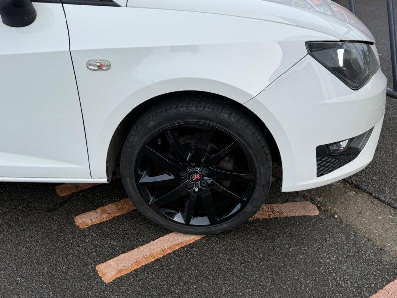SEAT IBIZA