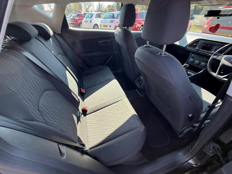 SEAT LEON