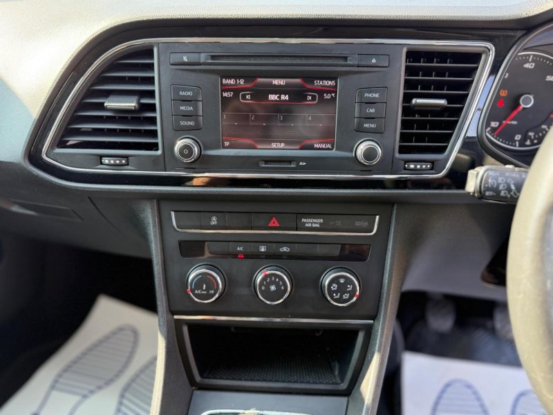SEAT LEON