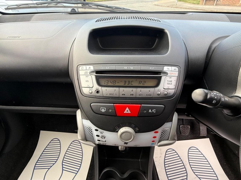 PEUGEOT 107