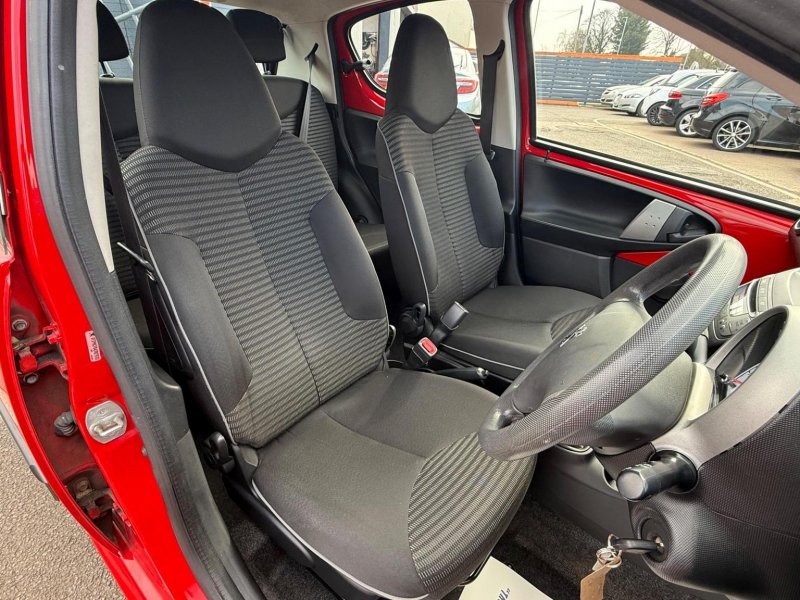 PEUGEOT 107