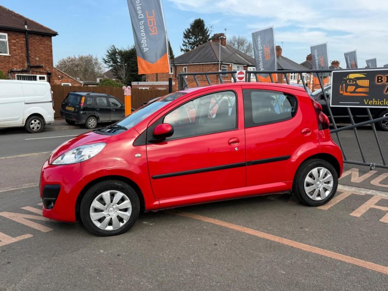 PEUGEOT 107