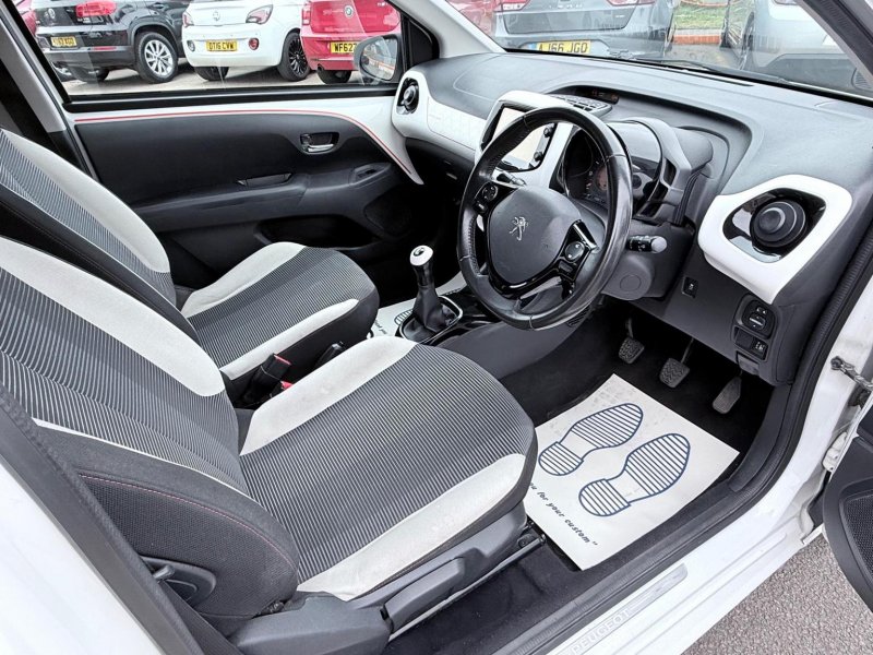 PEUGEOT 108