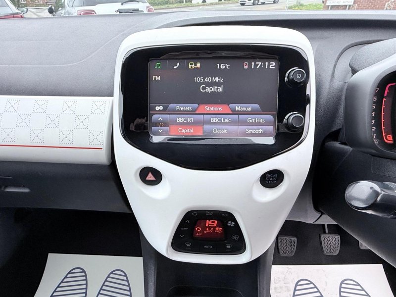 PEUGEOT 108
