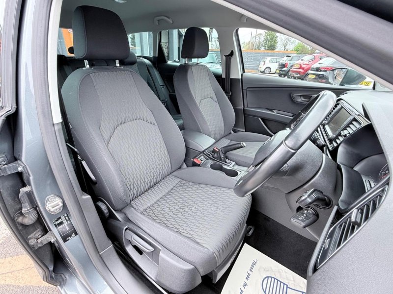SEAT LEON