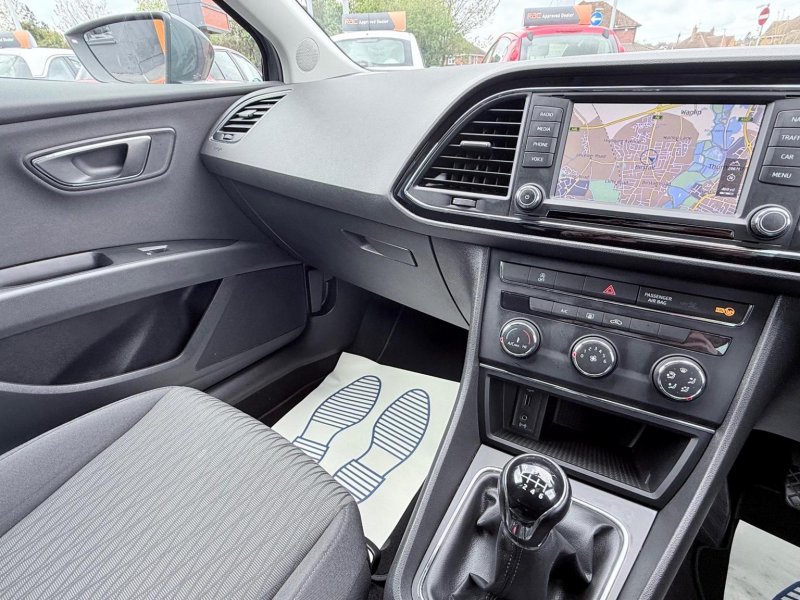 SEAT LEON
