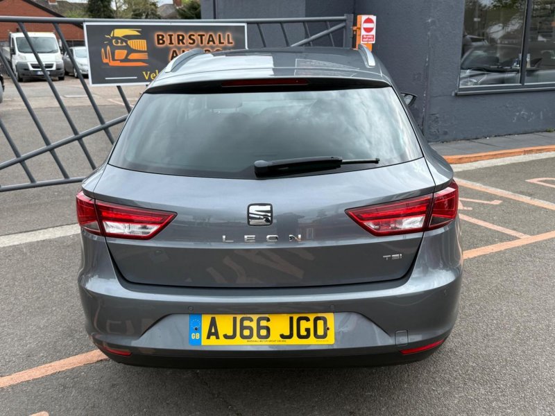 SEAT LEON
