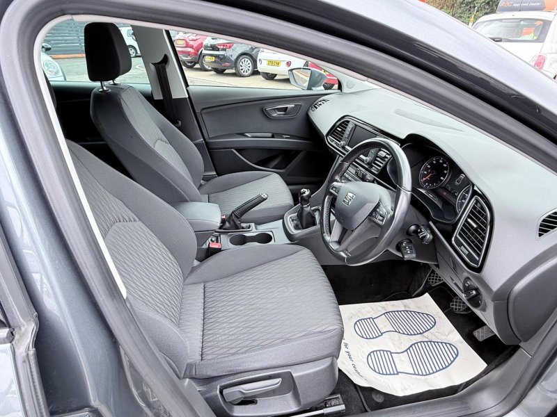 SEAT LEON