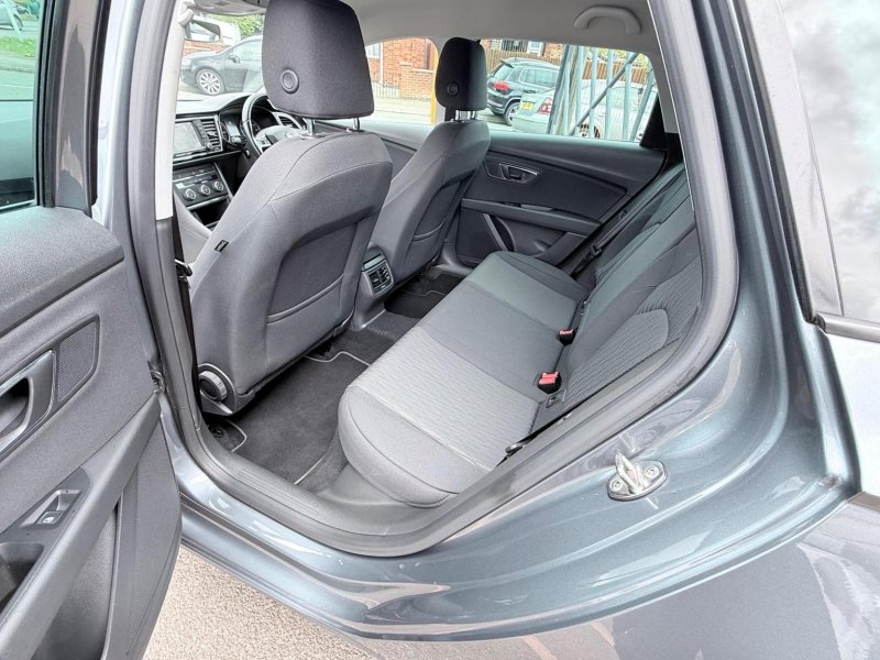 SEAT LEON