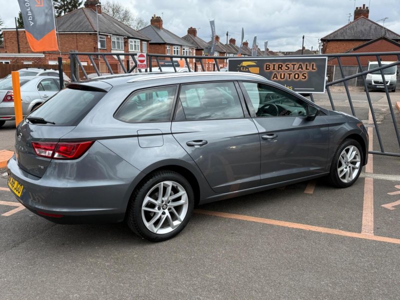SEAT LEON
