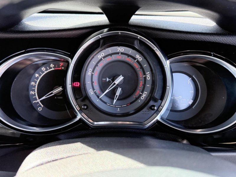 DS AUTOMOBILES DS 3
