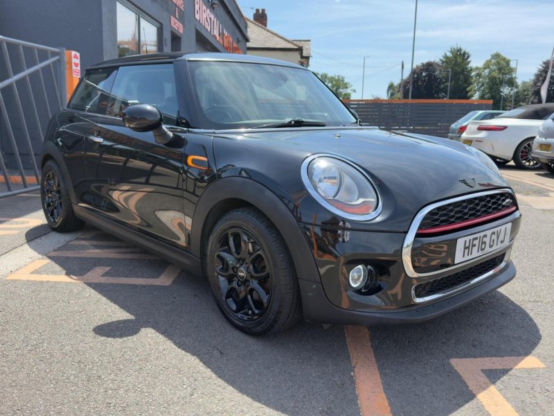 MINI HATCH