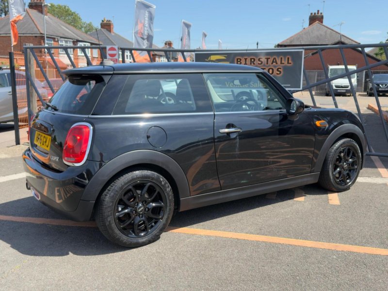 MINI HATCH