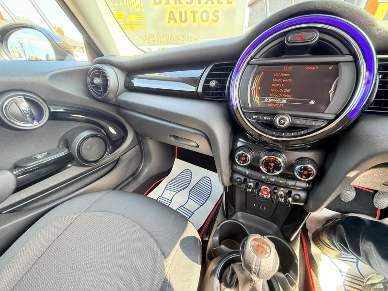 MINI HATCH