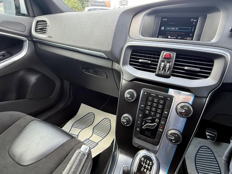 VOLVO V40
