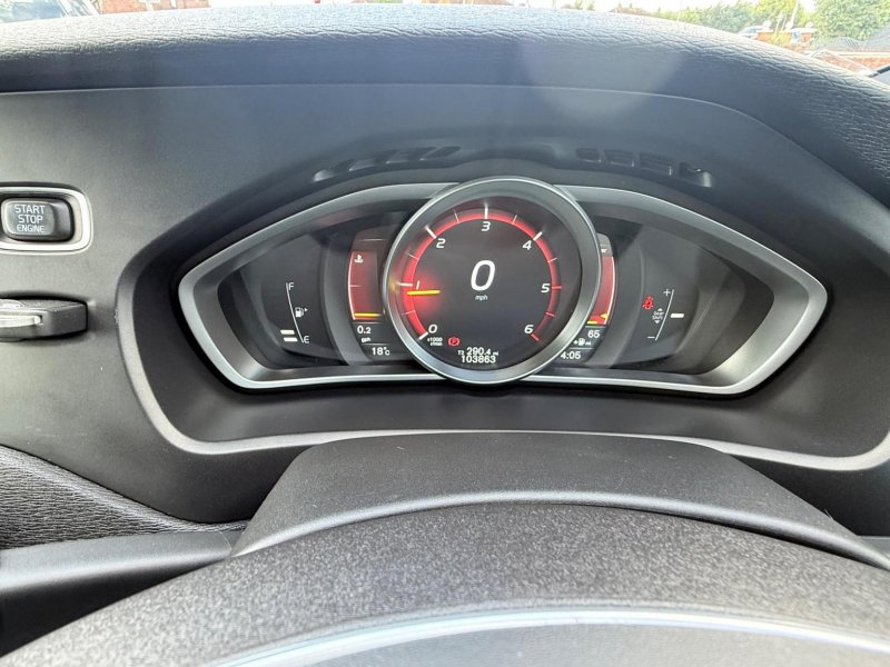 VOLVO V40