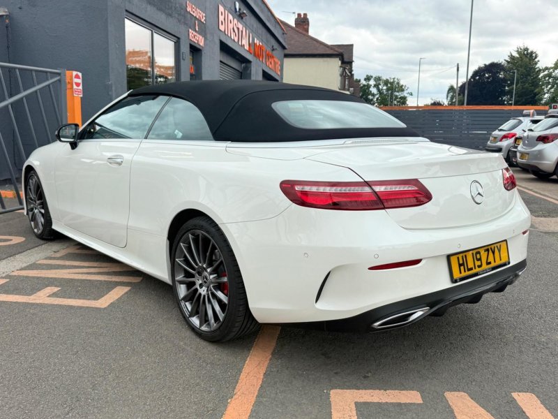 MERCEDES-BENZ E CLASS